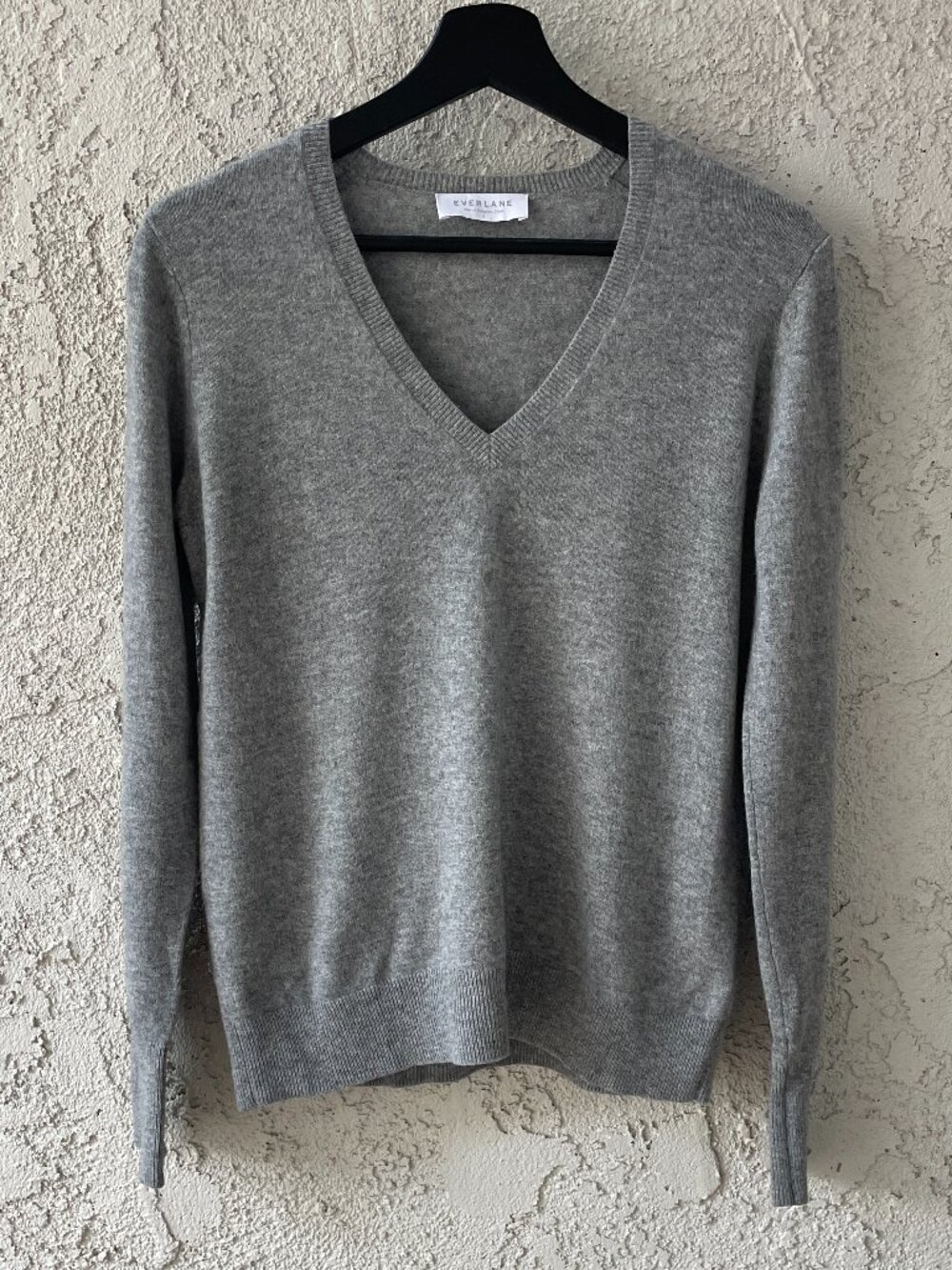 Everlane 100% Cashmere V-Neck Sweater Small Heather Gray Modern Uniform